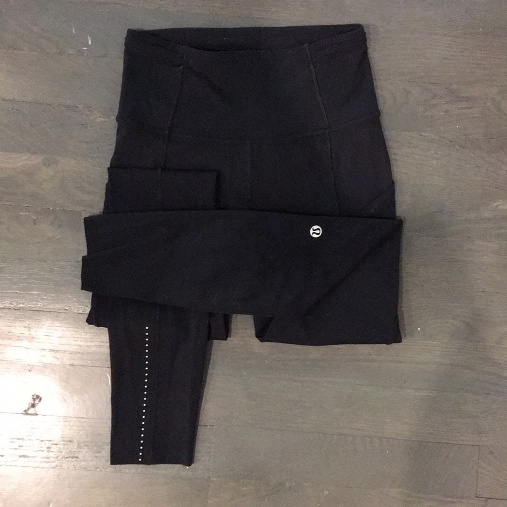 Black lululemon leggings